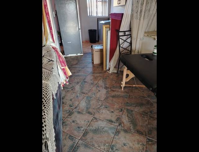 3 BEDROOM FREEHOLD FOR SALE IN SUNSET VIEW